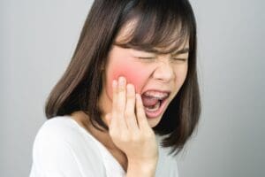 ผ่าฟันคุด ฟันคุดจำเป็นต้องถอนไหม
